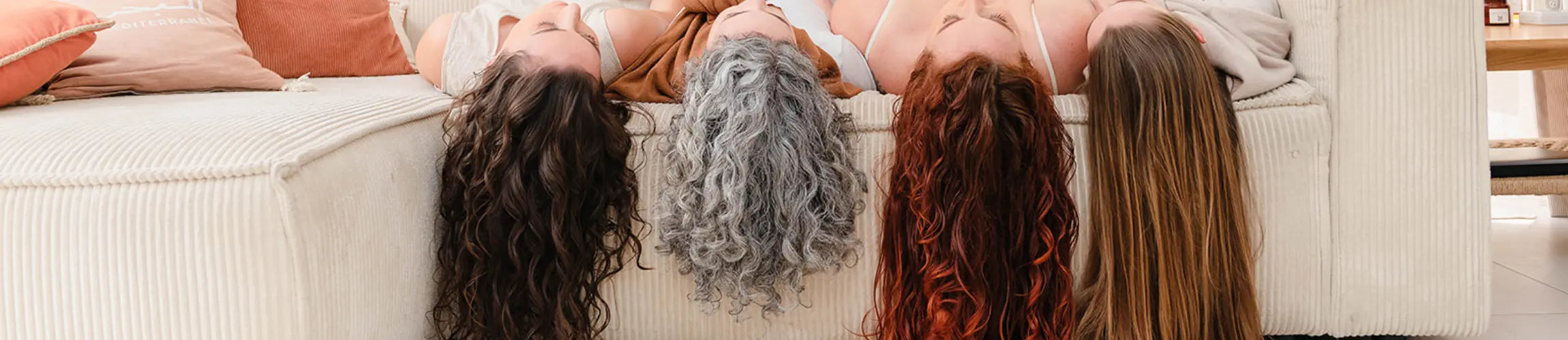 cheveux bouclés ou ondulés