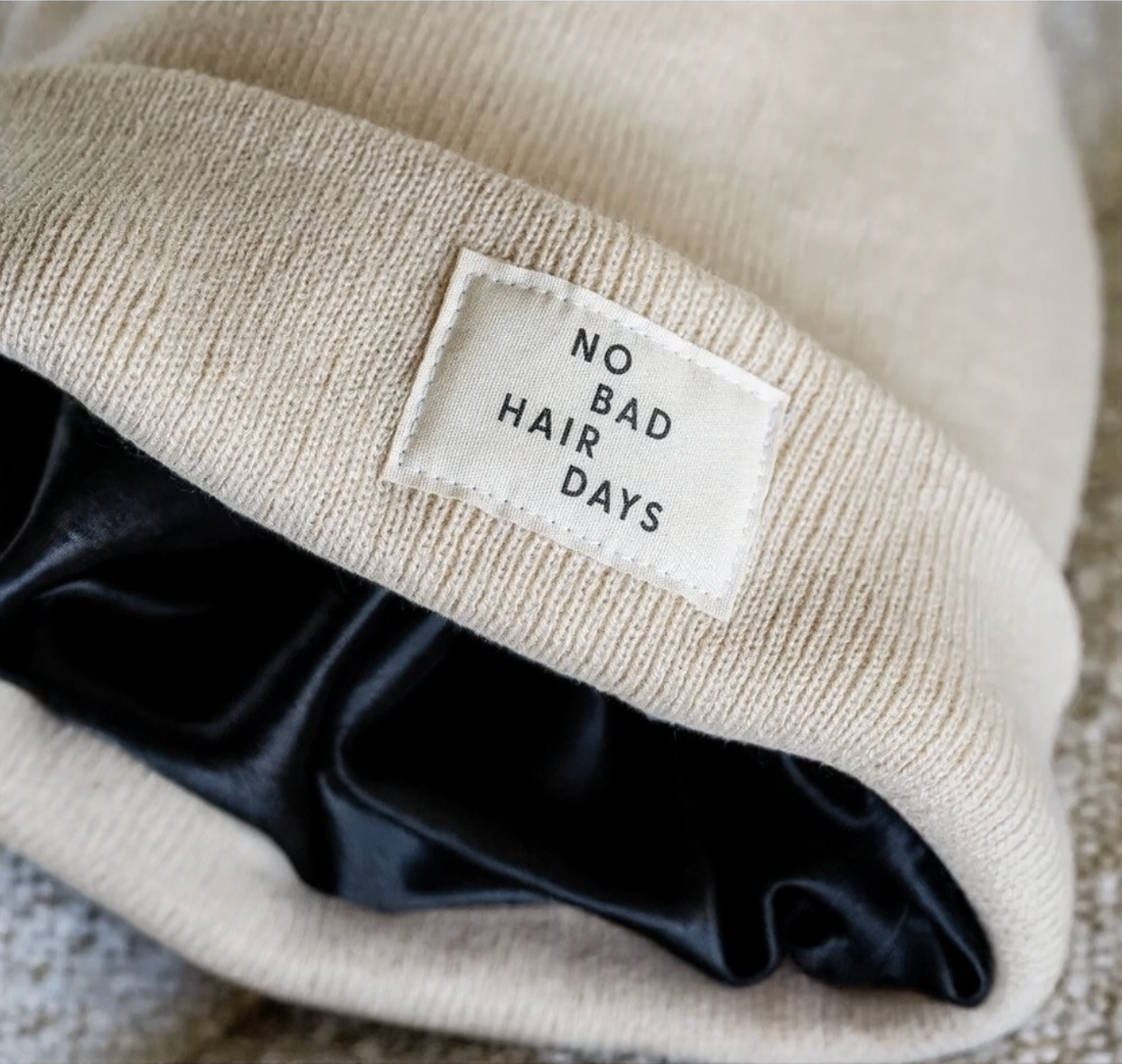 BONNET D'HIVER DOUBLÉ SATIN